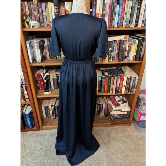 NWOT Baltic Born Women's Medium Black Belted Slip Dress Nightgown Robe - Picture 2 of 5